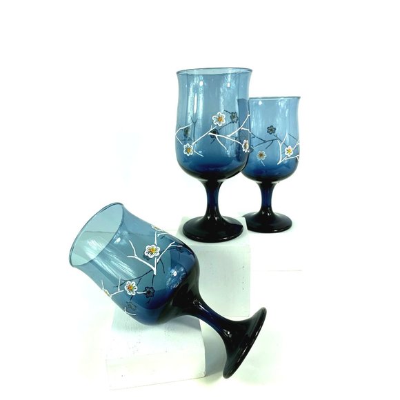 Vintage Libbey Blue Tulip Daisy Wine Glasses. - Picture 5 of 5